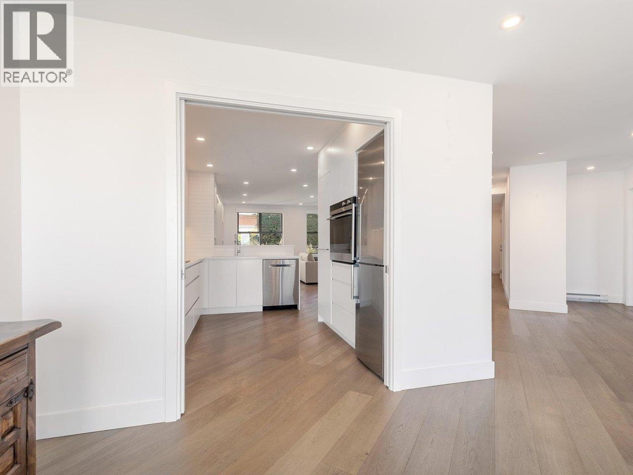 203 2190 Argyle Avenue, West Vancouver, British Columbia  V7V 1A4 - Photo 12 - R3075511