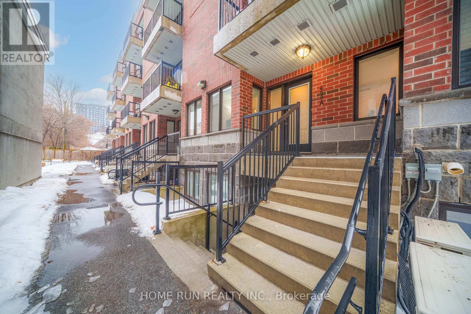 458a King Edward Avenue, Ottawa, Ontario  K1N 0B3 - Photo 3 - X12689904