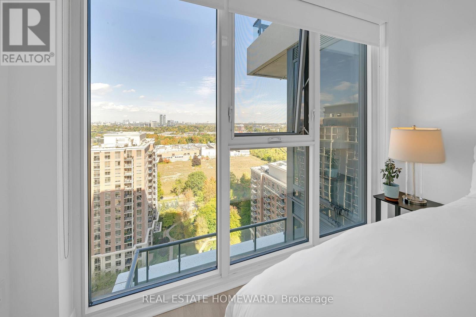 2039 - 20 Inn On The Park Drive, Toronto, Ontario  M3C 0P8 - Photo 15 - C12689908