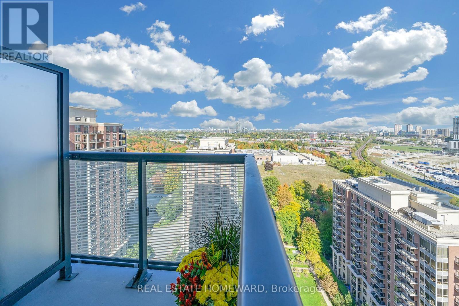 2039 - 20 Inn On The Park Drive, Toronto, Ontario  M3C 0P8 - Photo 19 - C12689908