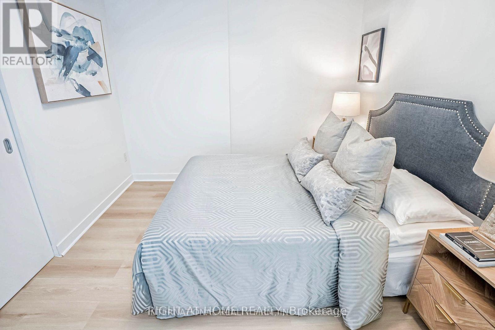 2104 - 281 Mutual Street, Toronto, Ontario  M4Y 3C4 - Photo 24 - C12689932