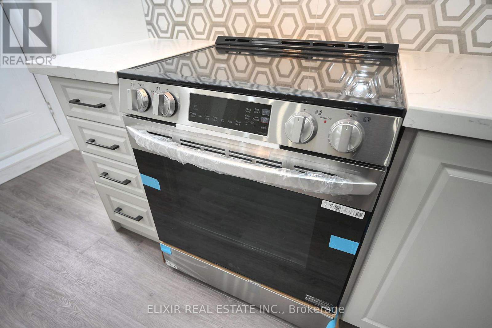 46 Mevira Gardens, Oakville, Ontario  L6H 0Z6 - Photo 11 - W12689906