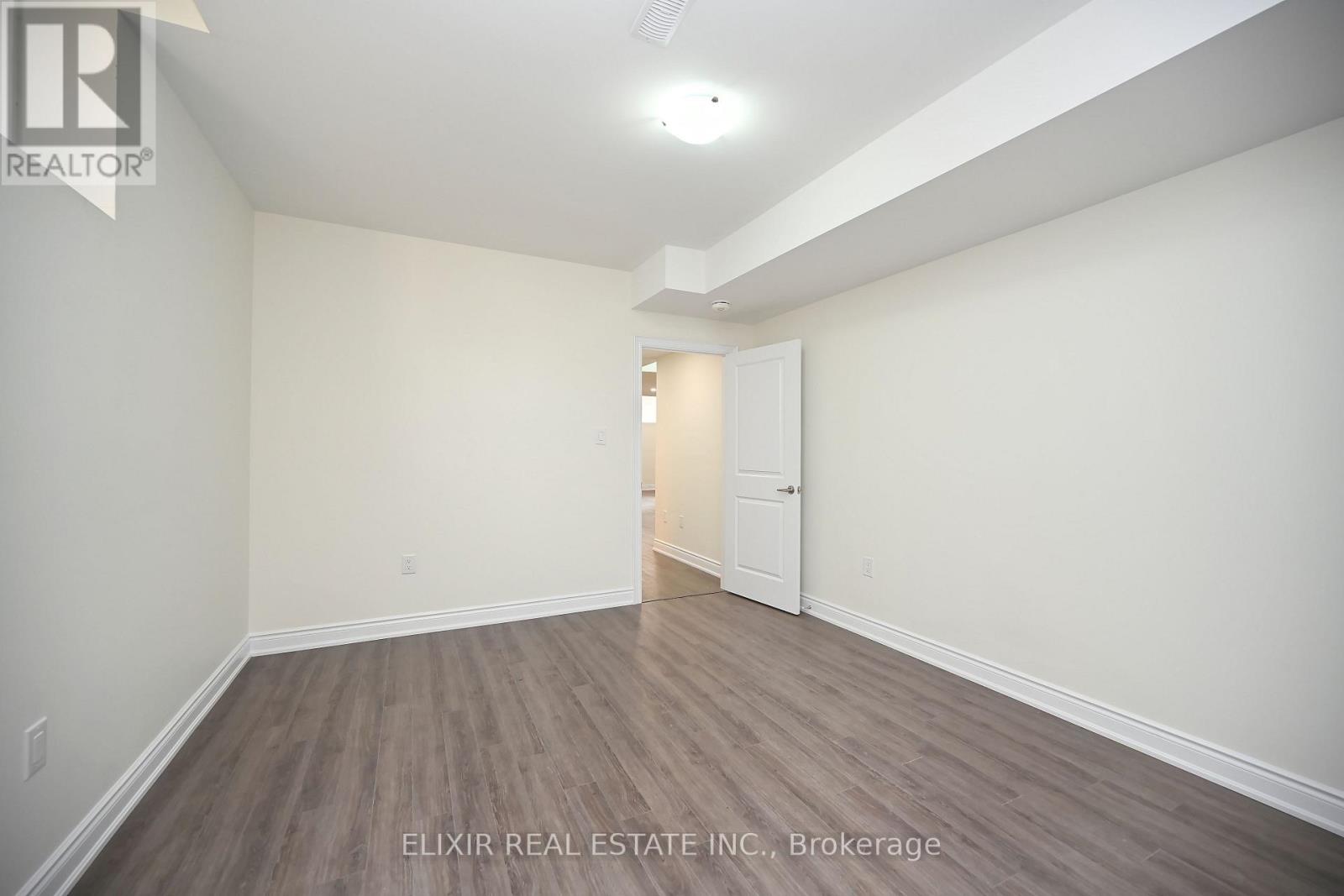 46 Mevira Gardens, Oakville, Ontario  L6H 0Z6 - Photo 19 - W12689906