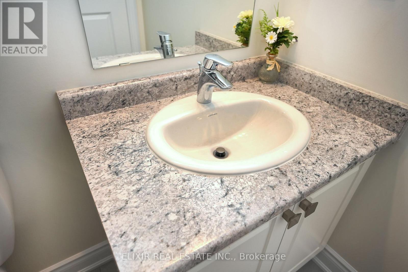 46 Mevira Gardens, Oakville, Ontario  L6H 0Z6 - Photo 23 - W12689906