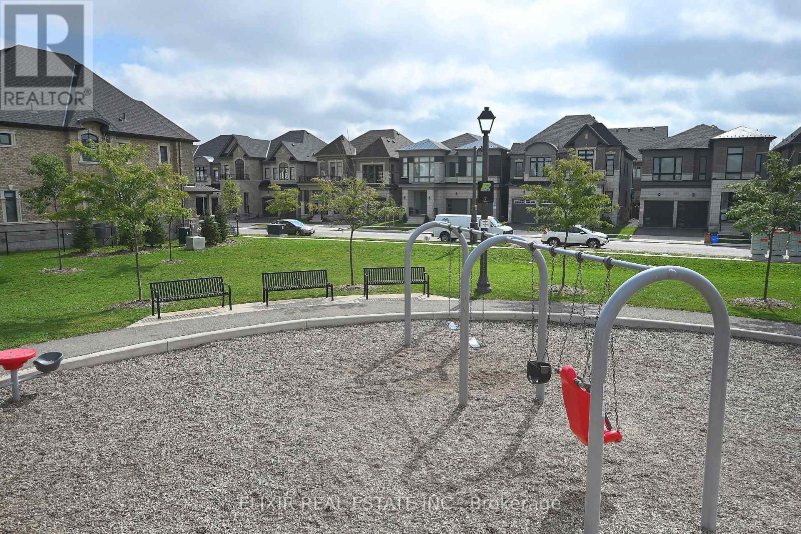 46 Mevira Gardens, Oakville, Ontario  L6H 0Z6 - Photo 34 - W12689906