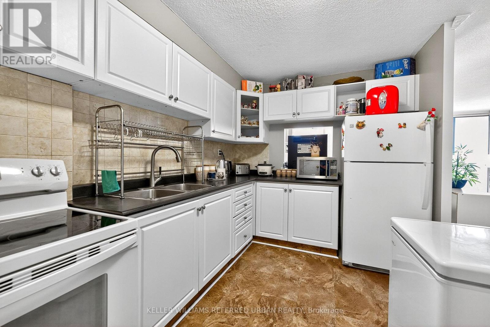 401 - 1881 Jane Street, Toronto, Ontario  M9N 3S7 - Photo 16 - W12689920