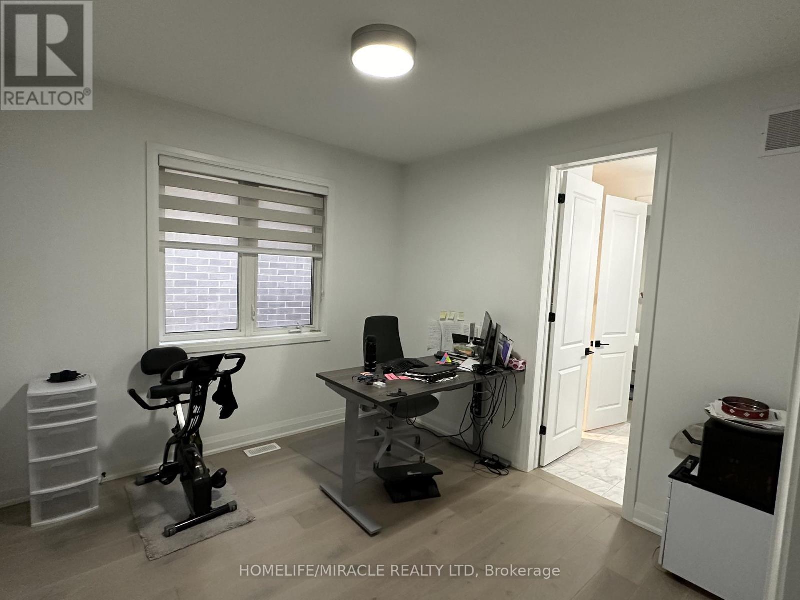 1416 Lynx Gardens, Oakville, Ontario  L6H 3W8 - Photo 12 - W12689924