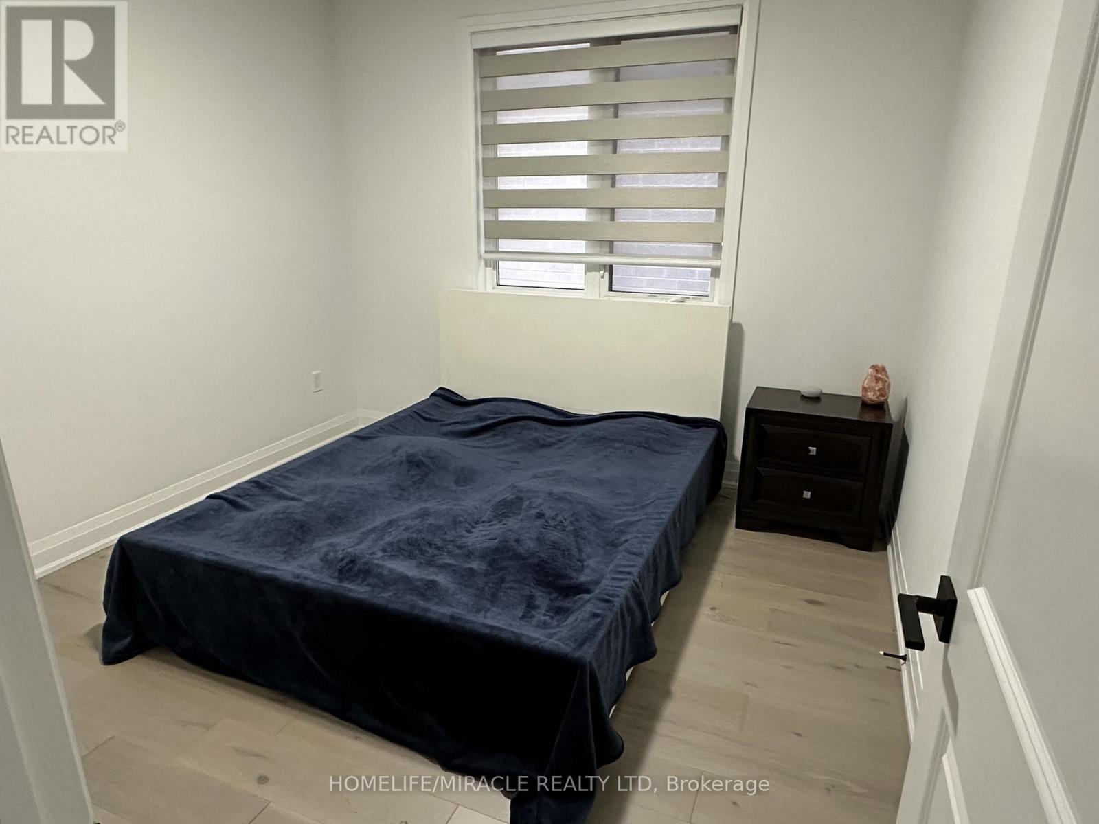 1416 Lynx Gardens, Oakville, Ontario  L6H 3W8 - Photo 14 - W12689924