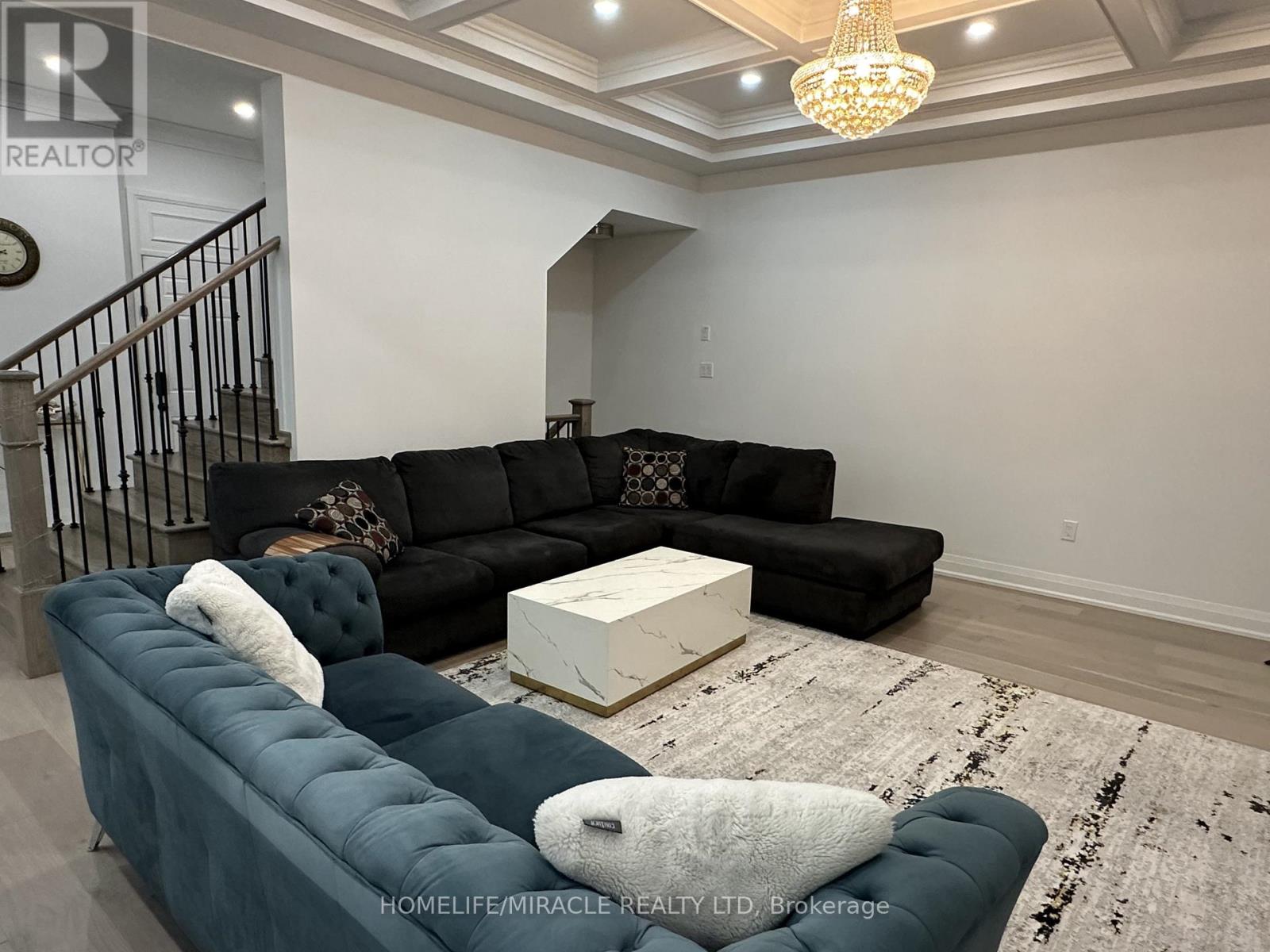 1416 Lynx Gardens, Oakville, Ontario  L6H 3W8 - Photo 6 - W12689924