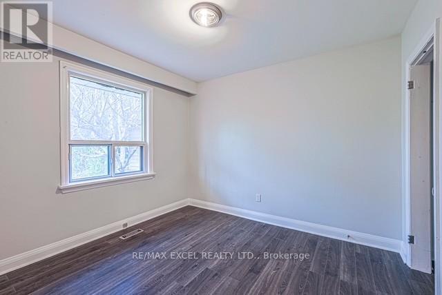 90 Flamborough Drive E, Toronto, Ontario  M6M 2R8 - Photo 12 - W12662014