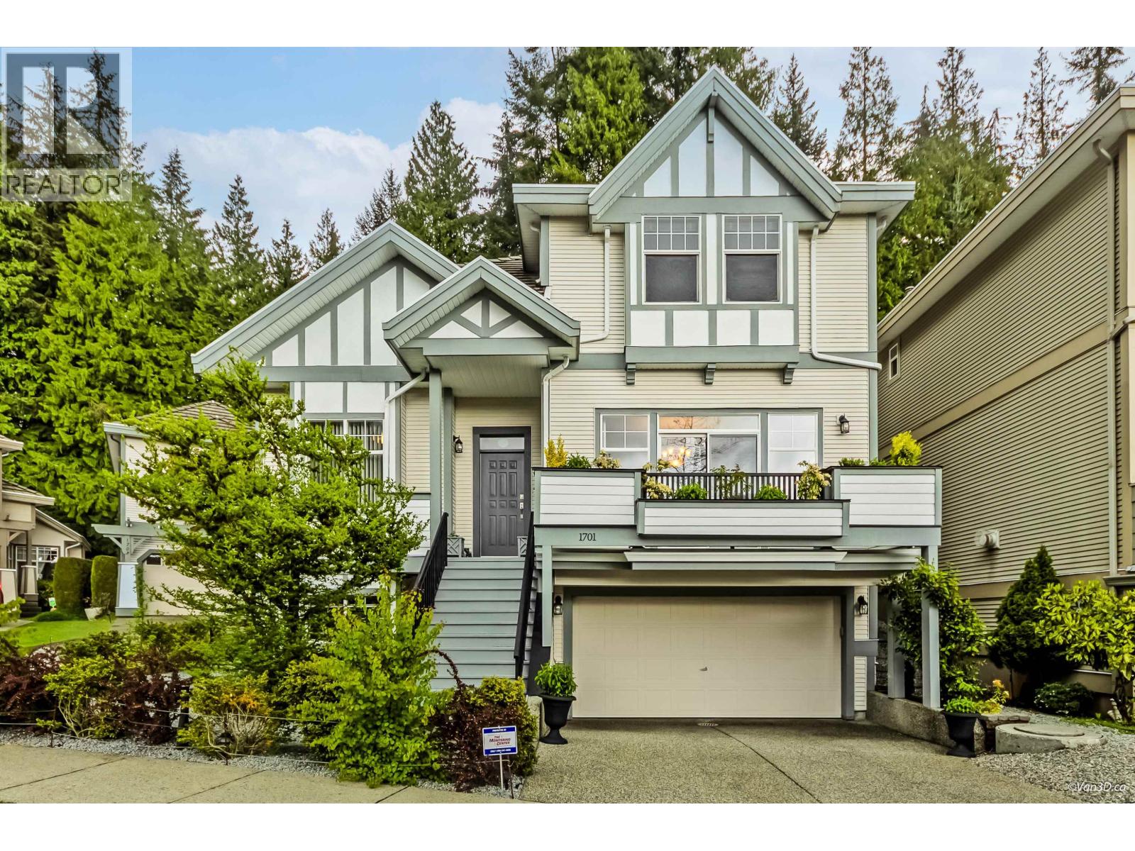 1701 Arbutus Place, Coquitlam, British Columbia  V3E 3K2 - Photo 2 - R3078818