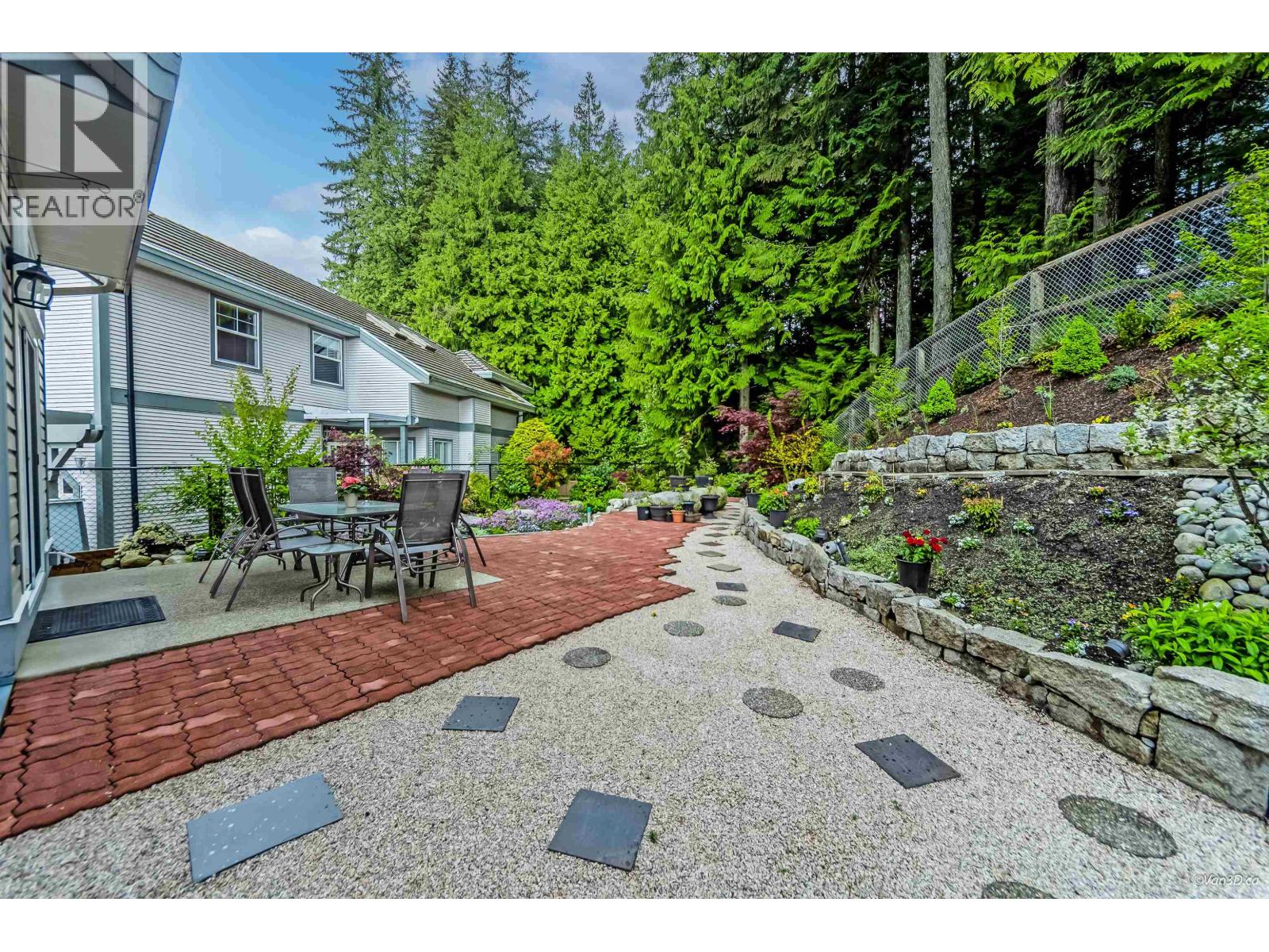 1701 Arbutus Place, Coquitlam, British Columbia  V3E 3K2 - Photo 28 - R3078818