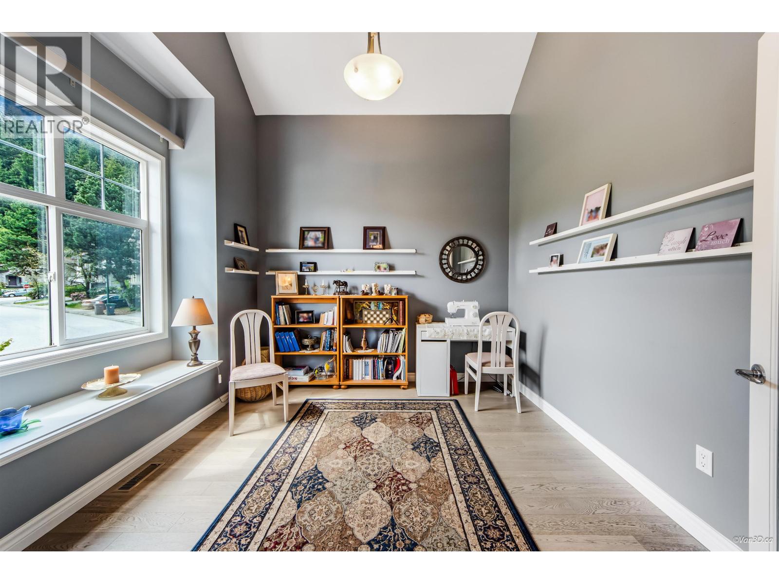 1701 Arbutus Place, Coquitlam, British Columbia  V3E 3K2 - Photo 9 - R3078818