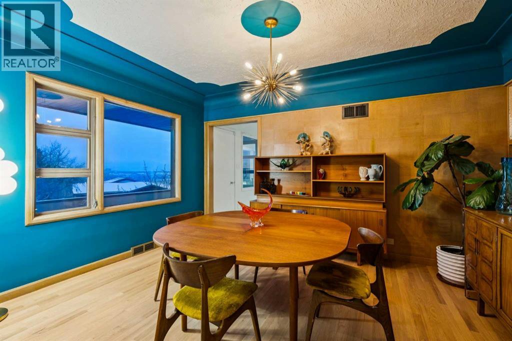 2307 Sunset Avenue Sw, Calgary, Alberta  T3C 2M9 - Photo 11 - A2277658