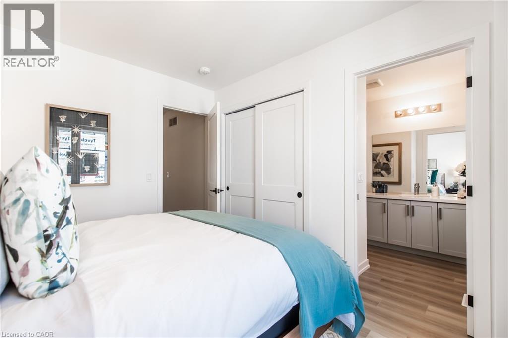 70 Kenesky Drive Unit# 18, Waterdown, Ontario  L8B 2A9 - Photo 18 - 40798066