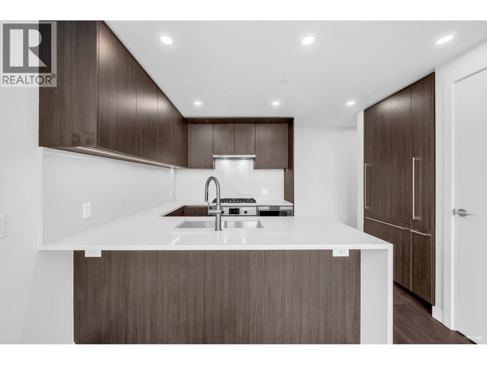 309 5987 Wilson Avenue, Burnaby, British Columbia  V5H 0L7 - Photo 3 - R3078158