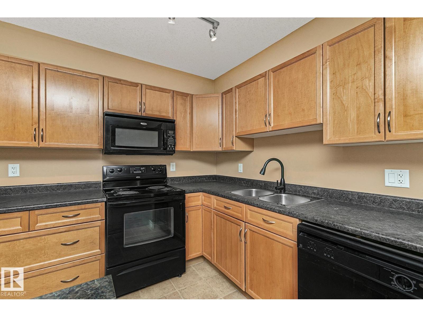 #110 1589 Glastonbury Bv Nw, Edmonton, Alberta  T5T 2V1 - Photo 5 - E4466604