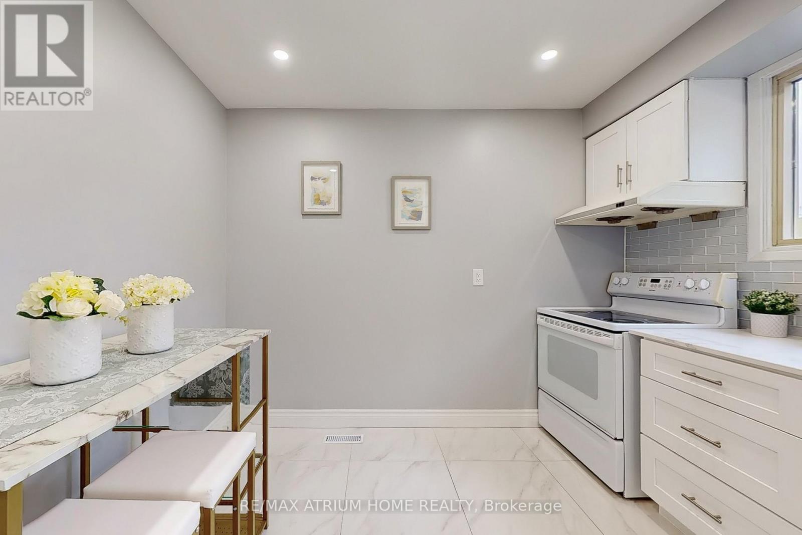 10 Townsend Road, Toronto, Ontario  M2H 2T2 - Photo 8 - C12689984