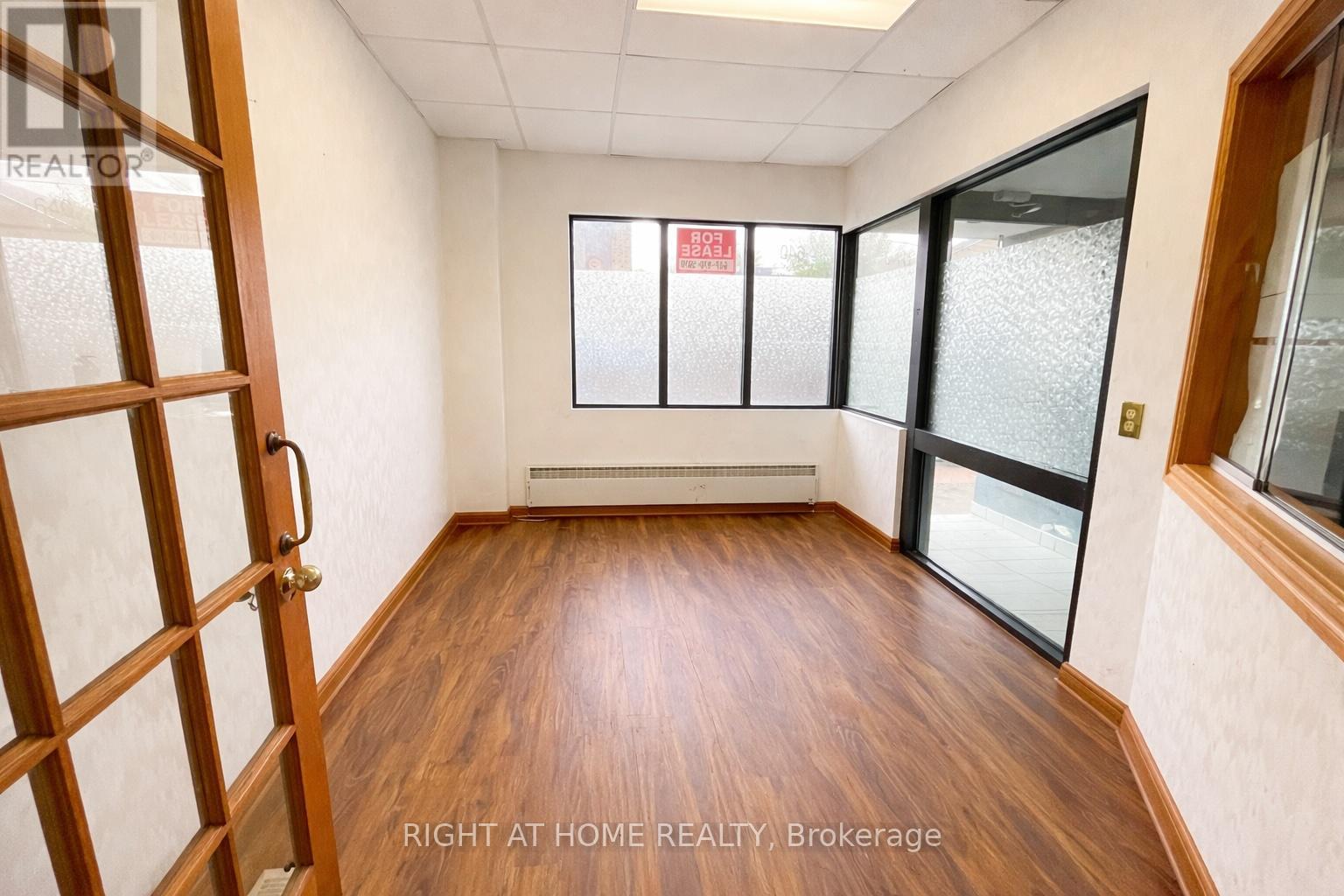 A - 640 Concession Street E, Hamilton, Ontario  L8V 1B5 - Photo 2 - X12689976