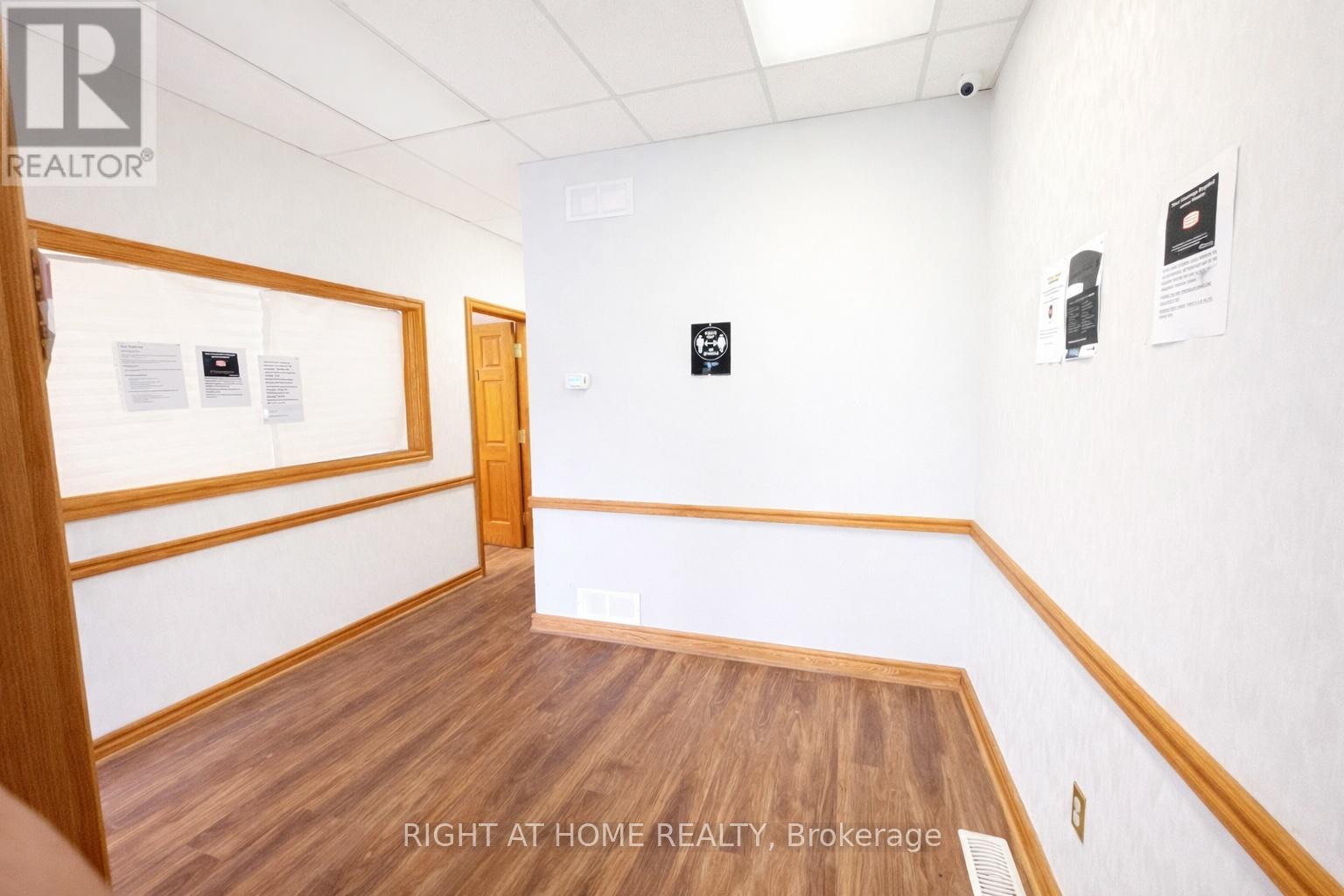 A - 640 Concession Street E, Hamilton, Ontario  L8V 1B5 - Photo 3 - X12689976