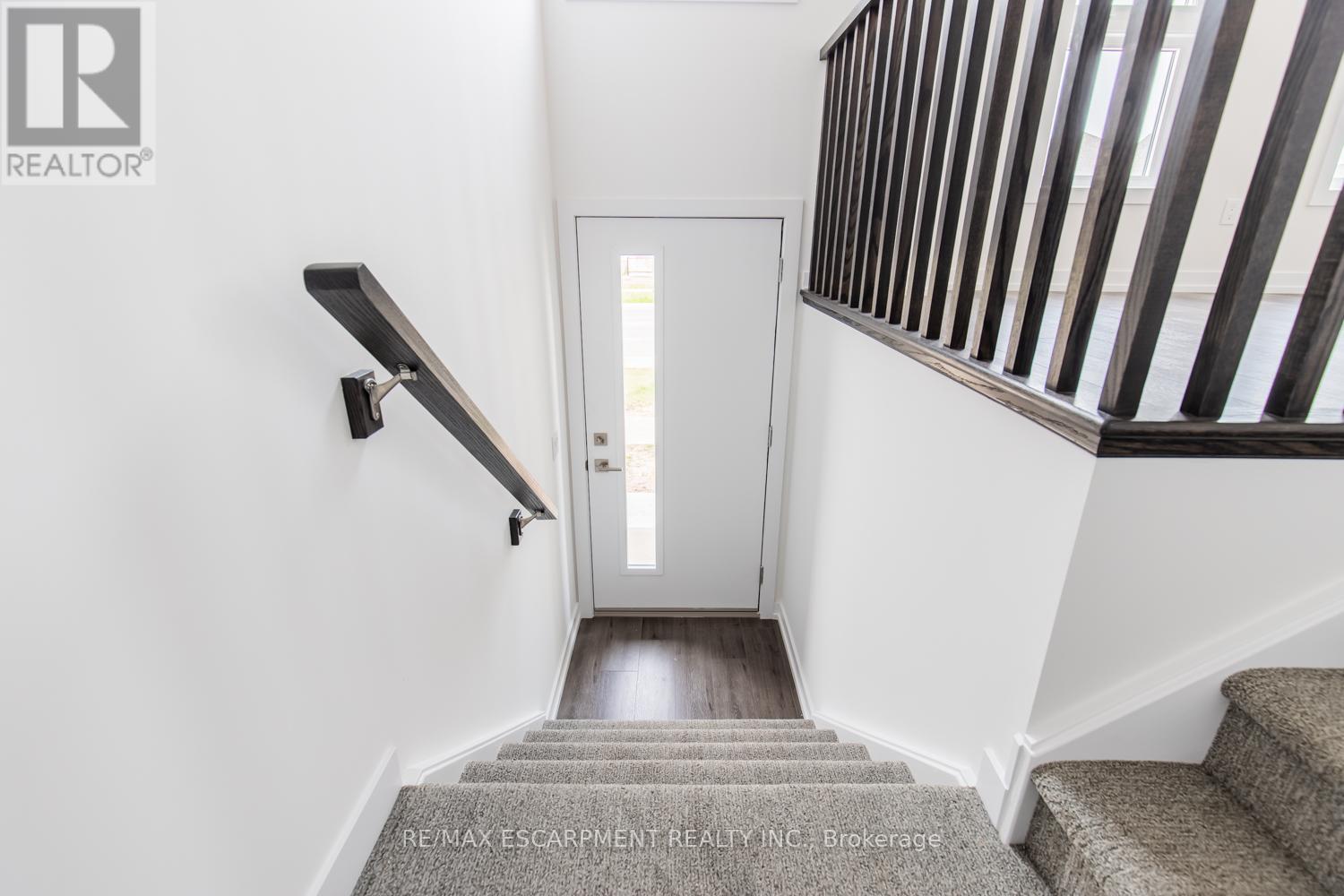 7 - 70 Kenesky Drive, Hamilton, Ontario  L8B 2A9 - Photo 2 - X12689990