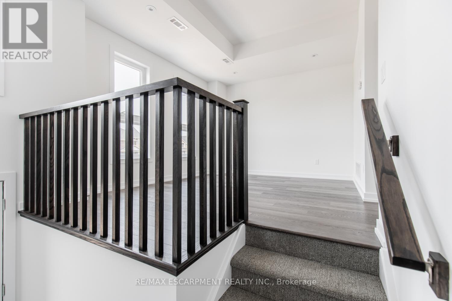 7 - 70 Kenesky Drive, Hamilton, Ontario  L8B 2A9 - Photo 4 - X12689990