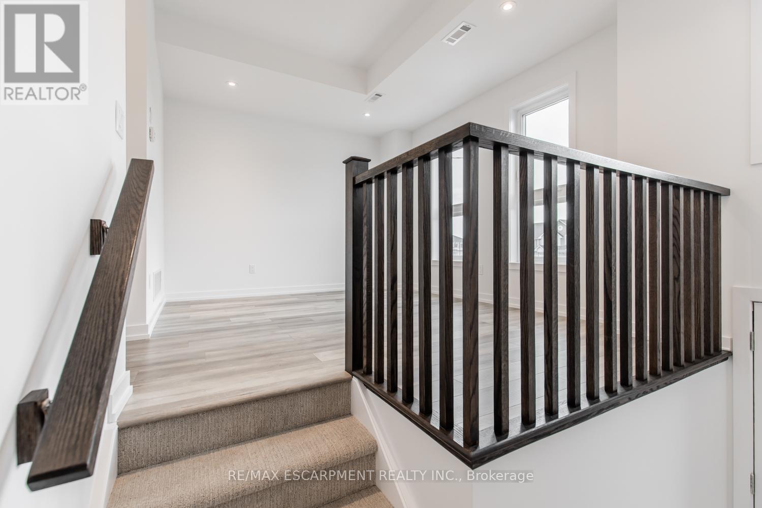 4 - 70 Kenesky Drive, Hamilton, Ontario  L8B 2A9 - Photo 3 - X12689992