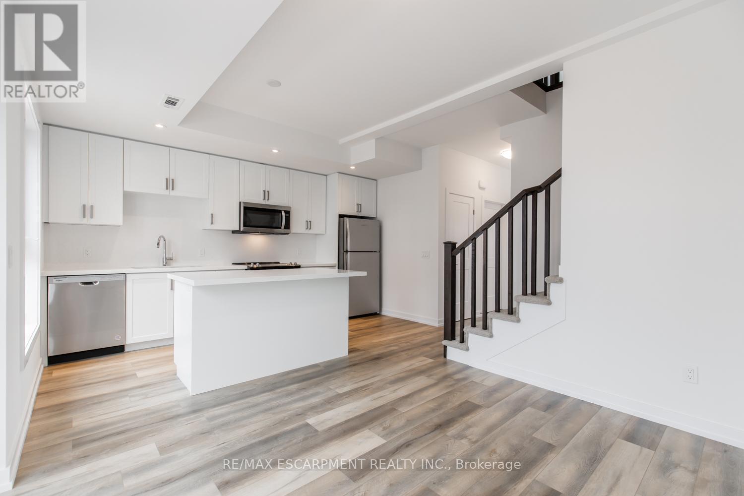 12 - 70 Kenesky Drive, Hamilton, Ontario  L8B 2A9 - Photo 7 - X12689994