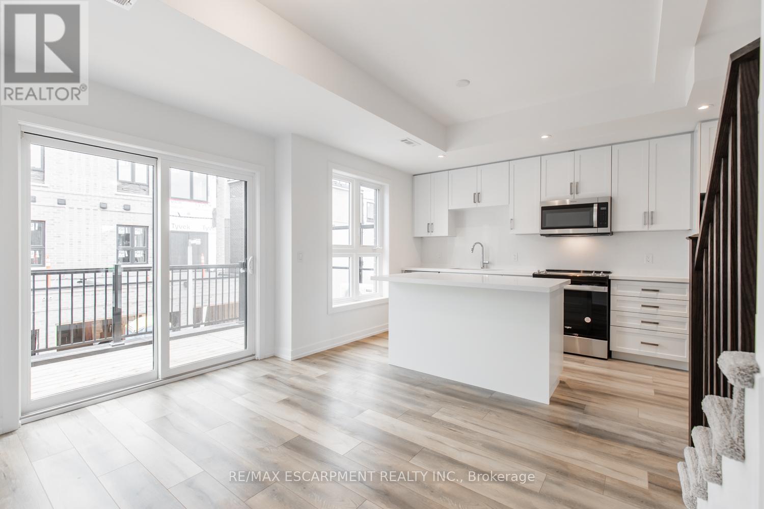 12 - 70 Kenesky Drive, Hamilton, Ontario  L8B 2A9 - Photo 8 - X12689994