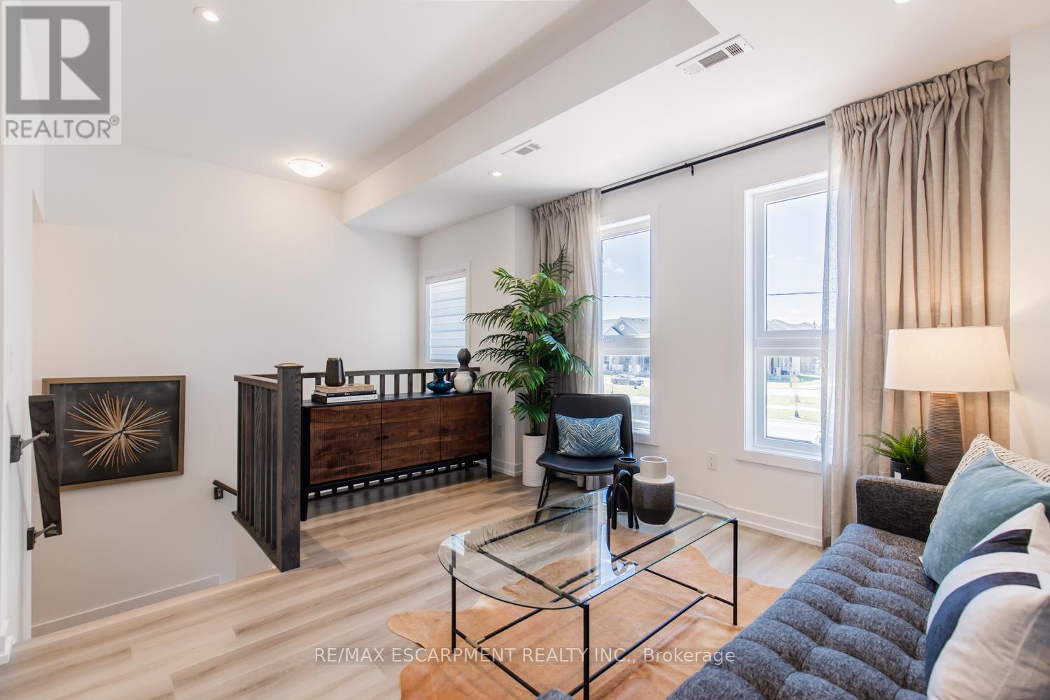 13 - 70 Kenesky Drive, Hamilton, Ontario  L8B 2A9 - Photo 4 - X12689996