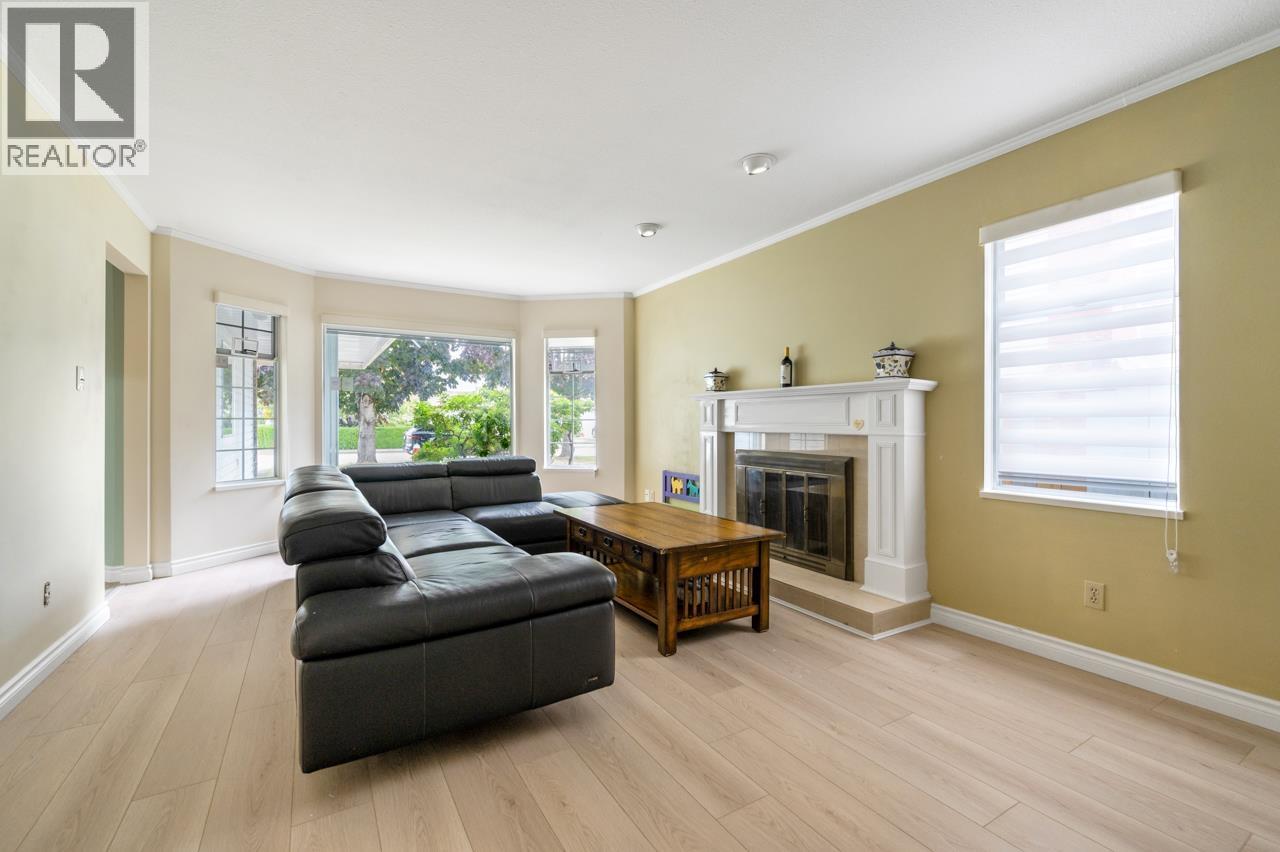 9506 Thomas Drive, Richmond, British Columbia  V7E 5Y3 - Photo 6 - R3078792