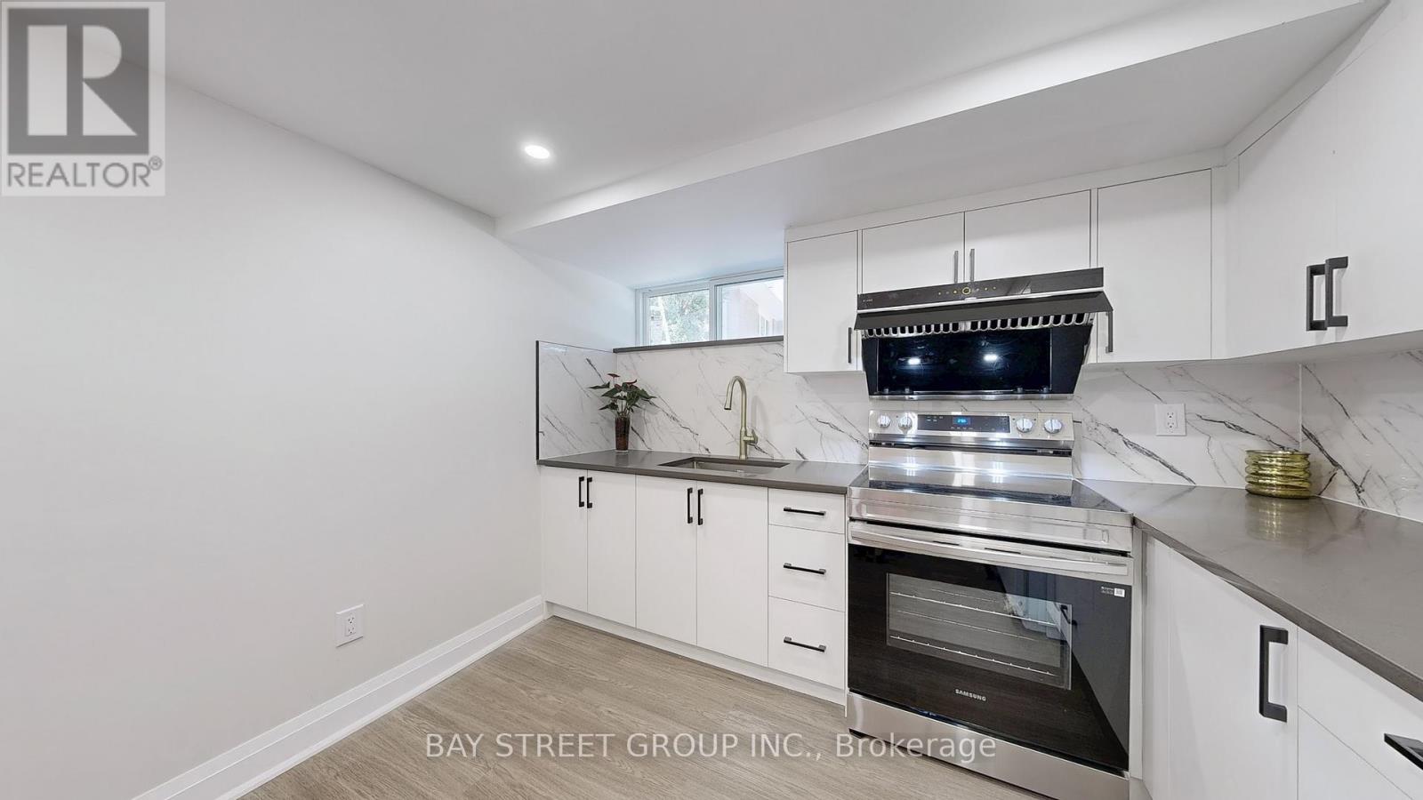 B1 - 114 Citation Drive, Toronto, Ontario  M2K 1T4 - Photo 4 - C12690028