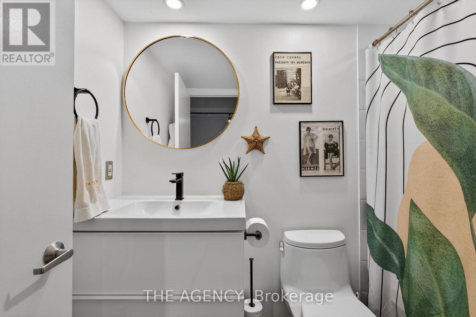 904 - 77 Lombard Street, Toronto, Ontario  M5C 3E1 - Photo 15 - C12690046