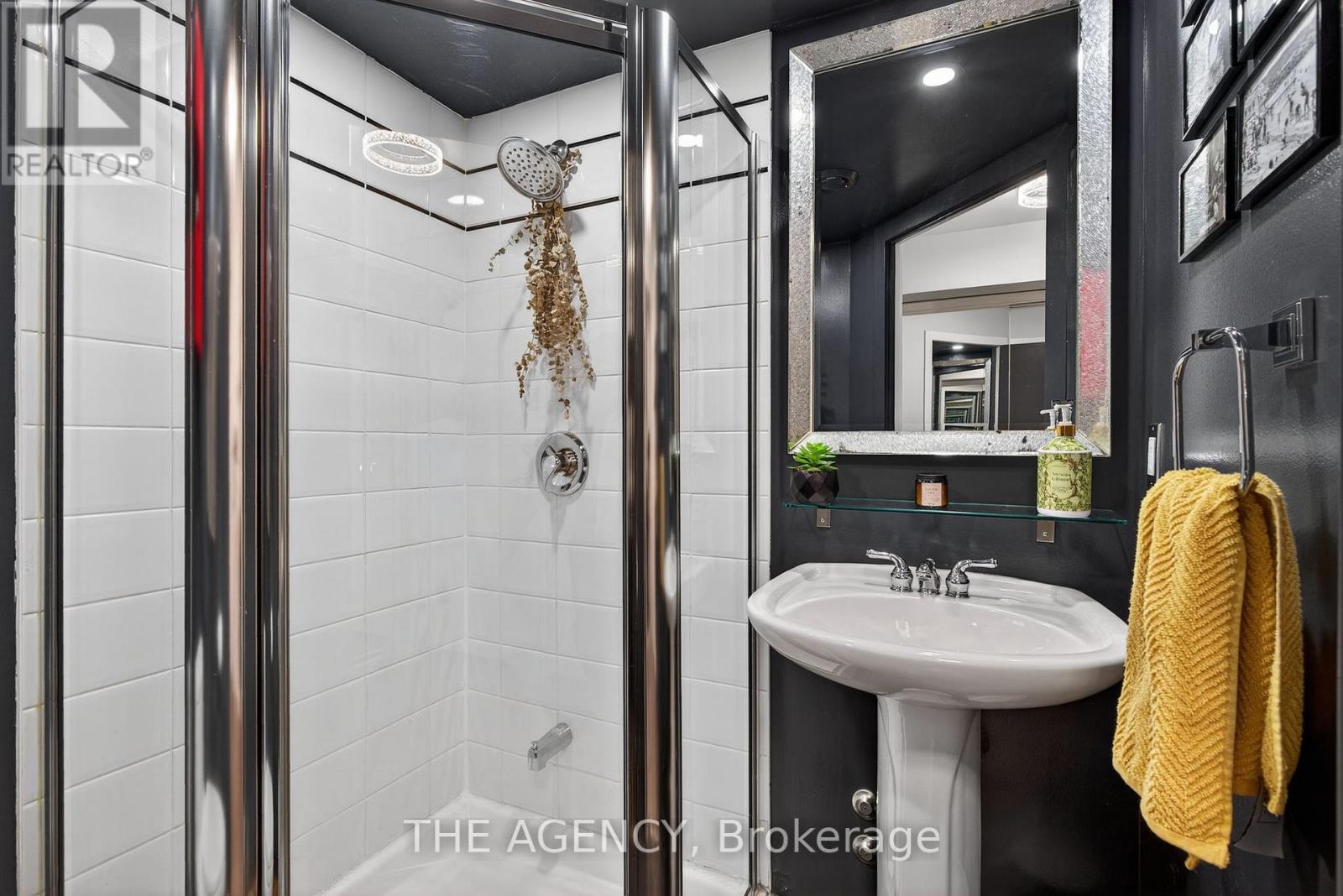 904 - 77 Lombard Street, Toronto, Ontario  M5C 3E1 - Photo 17 - C12690046