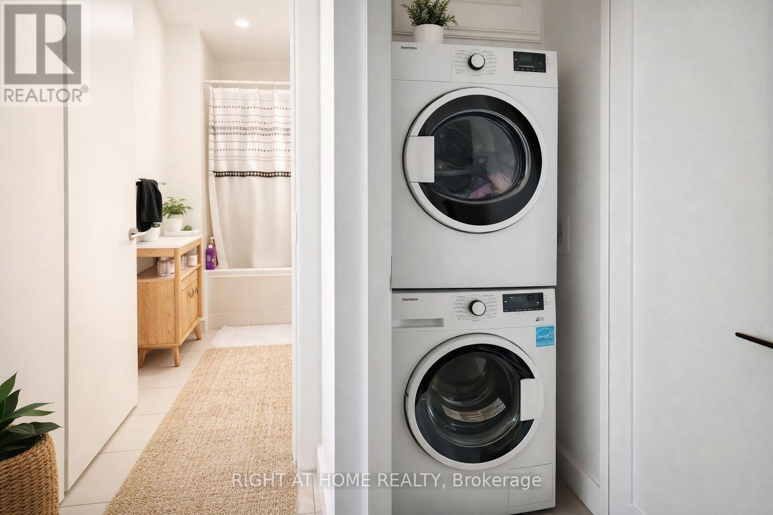 2108 - 2a Church Street, Toronto, Ontario  M5E 0E1 - Photo 5 - C12690048