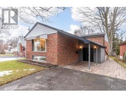 11 MACKINAC CRESCENT, Toronto, Ontario