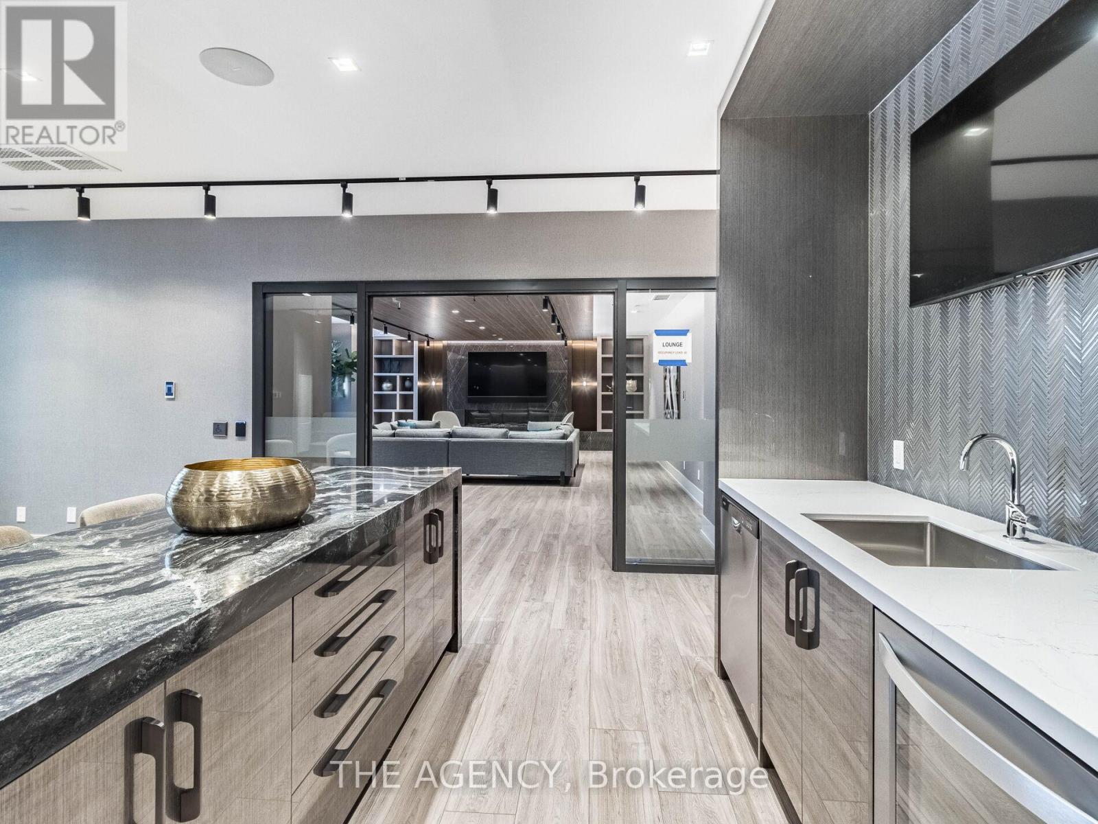 901 - 286 Main Street, Toronto, Ontario M4C 0B3 - Photo 5 - E12690036