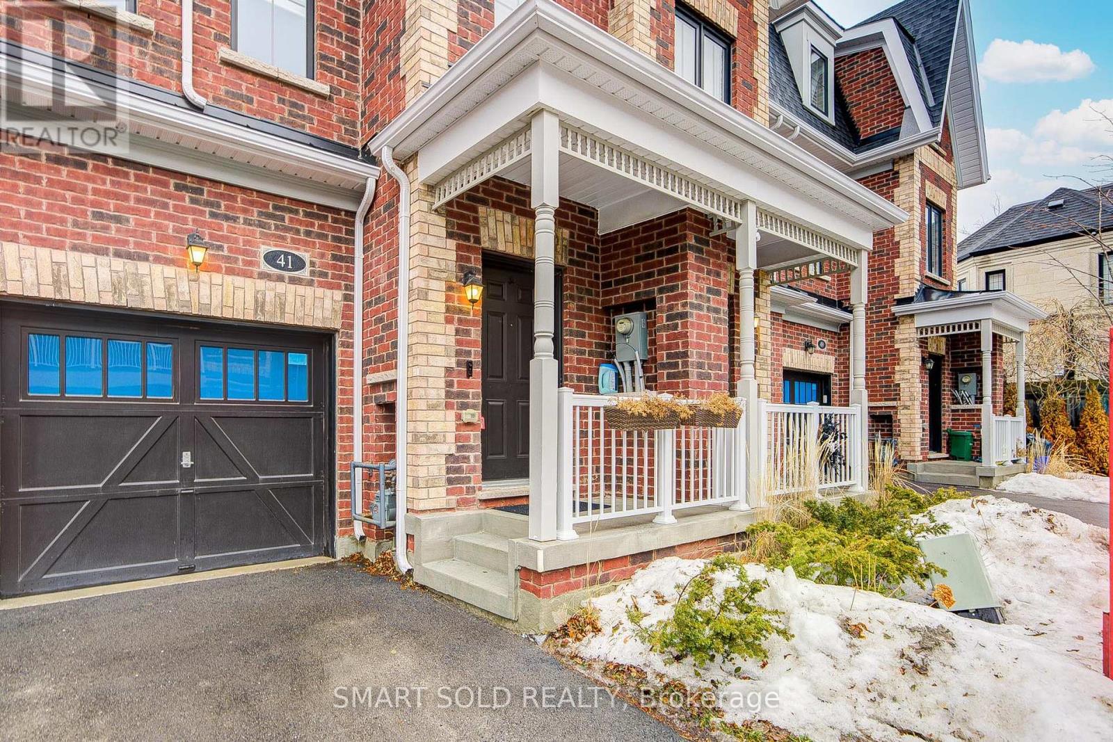 41 Mcconaghy Court, Vaughan, Ontario  L6A 5C1 - Photo 2 - N12690012