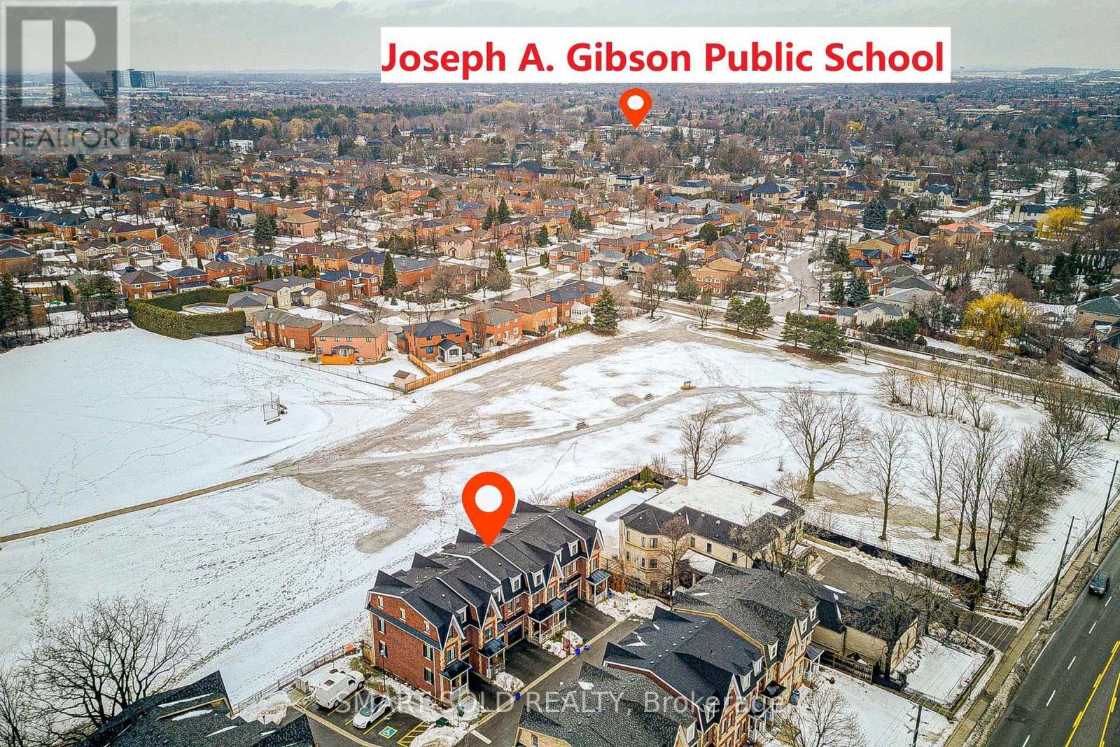 41 Mcconaghy Court, Vaughan, Ontario  L6A 5C1 - Photo 4 - N12690012