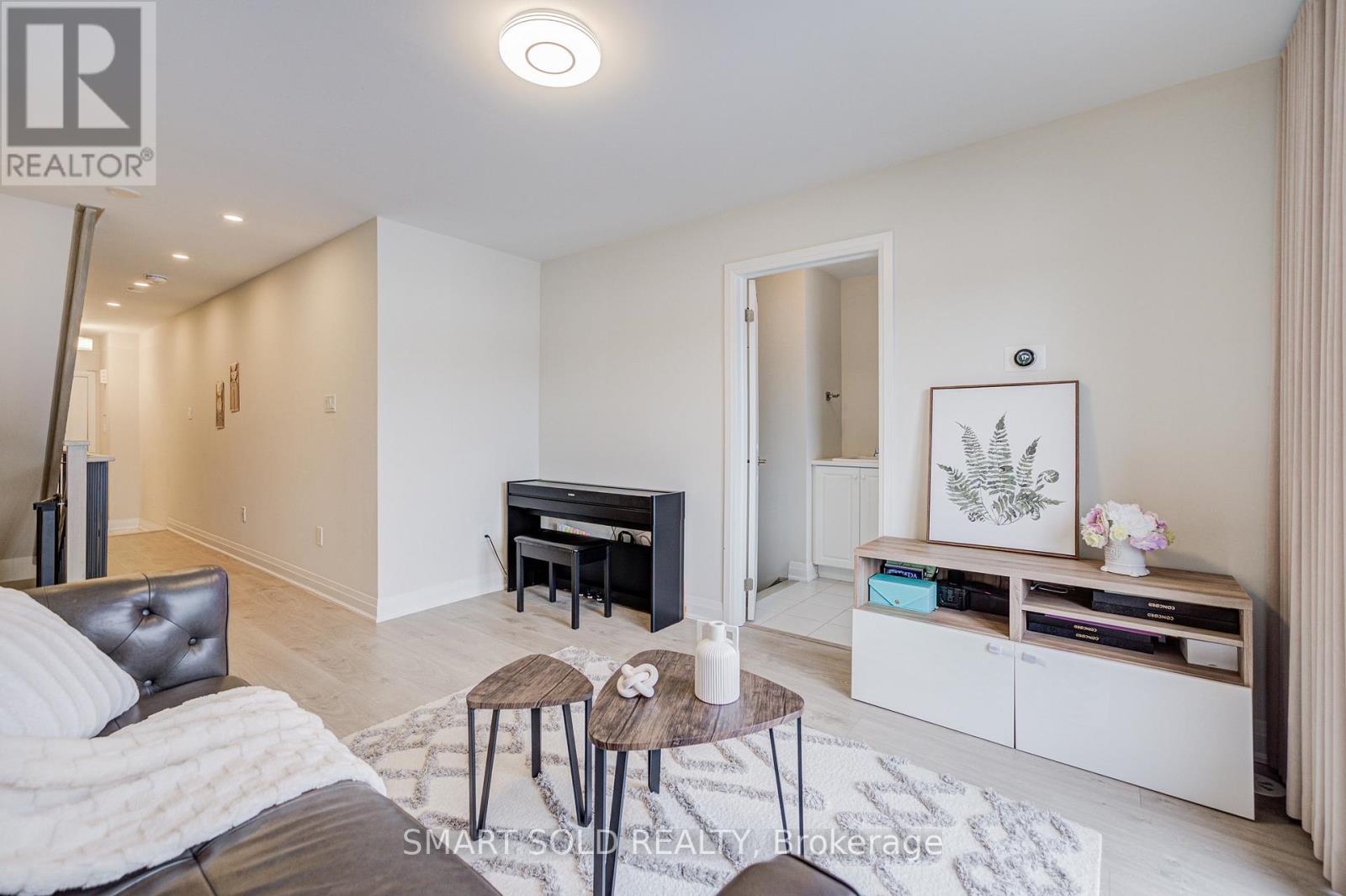 41 Mcconaghy Court, Vaughan, Ontario  L6A 5C1 - Photo 7 - N12690012