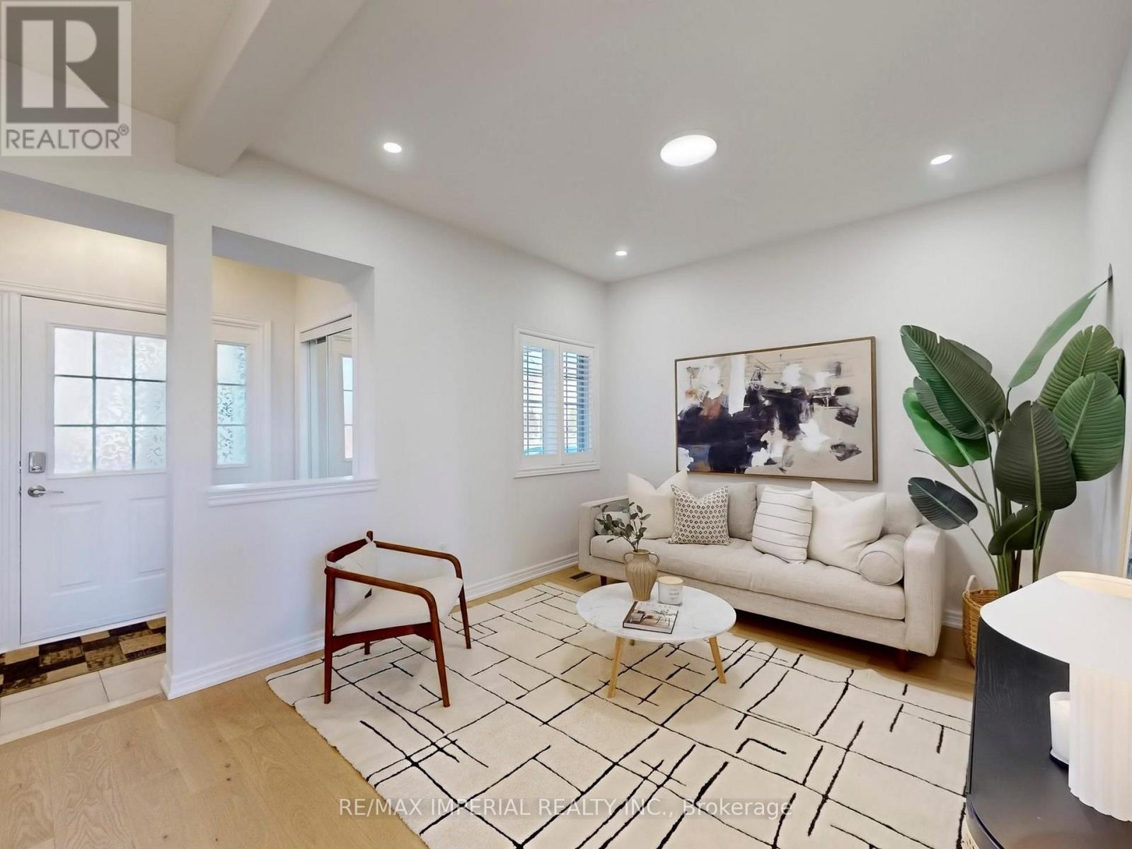 117 Montebello Avenue, Vaughan, Ontario  L4H 1T5 - Photo 5 - N12690020