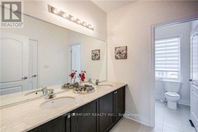 1129 Grainger Trail, Newmarket, Ontario  L3X 0G7 - Photo 13 - N12690022