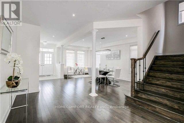 1129 Grainger Trail, Newmarket, Ontario  L3X 0G7 - Photo 2 - N12690022