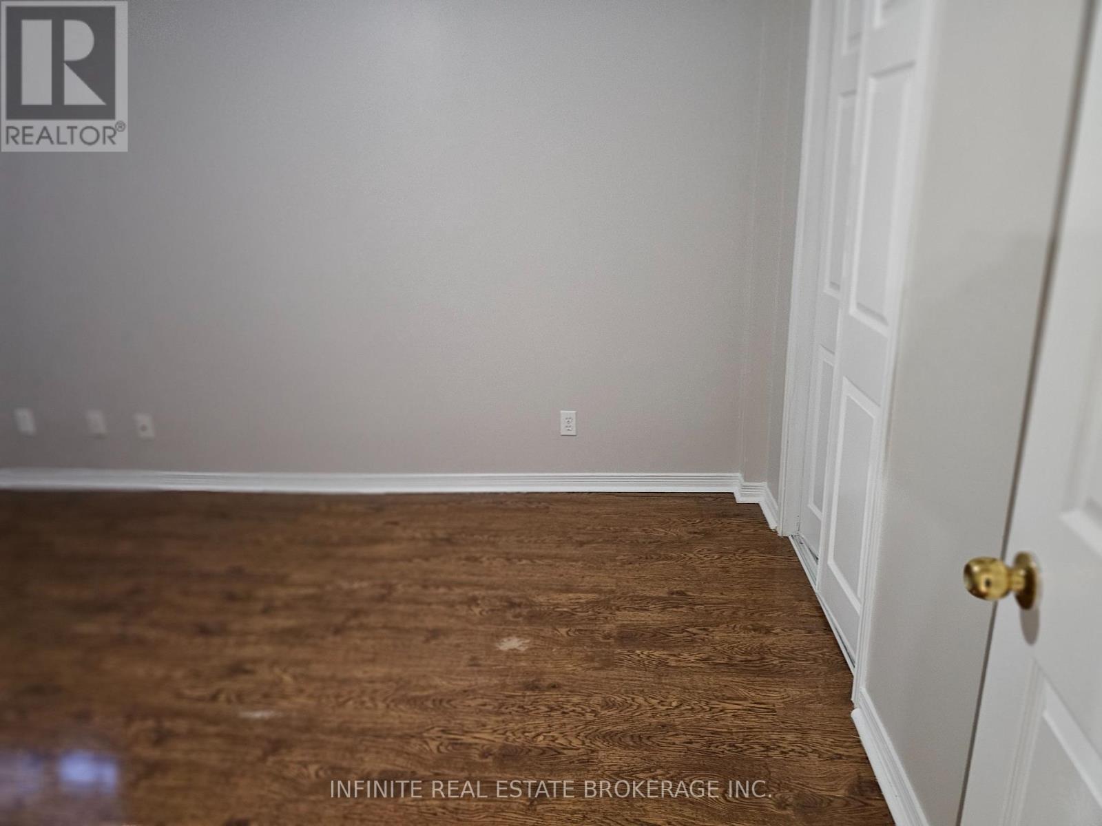 345 Queen Mary Drive, Brampton, Ontario  L7A 3S7 - Photo 6 - W12690010