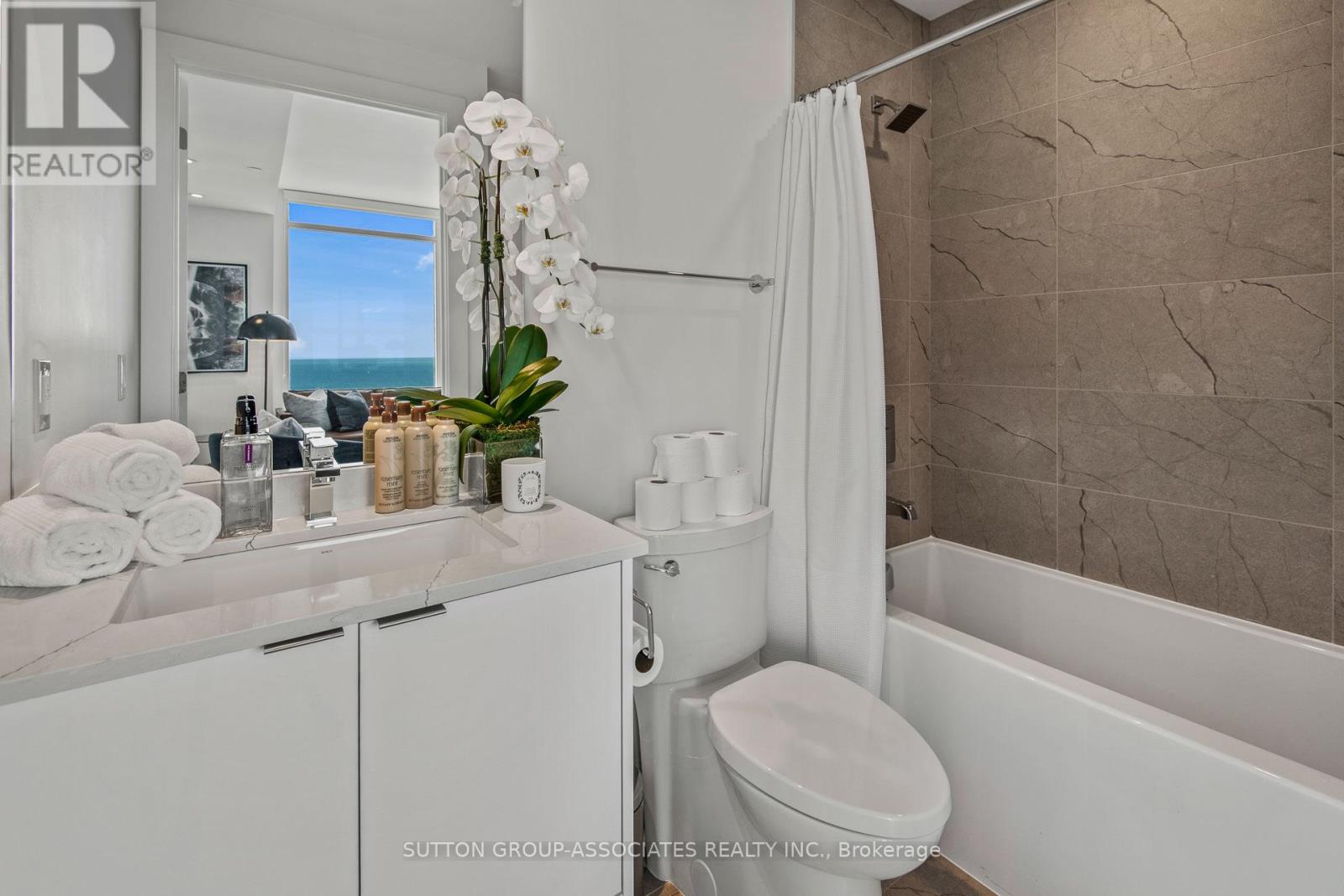 3709 E - 1926 Lake Shore Boulevard W, Toronto, Ontario  M6S 1A1 - Photo 11 - W12690040