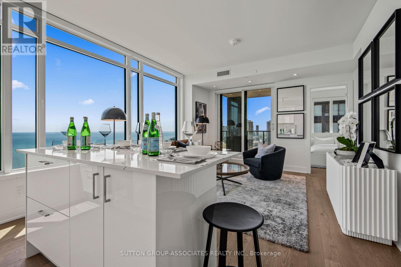 3709 E - 1926 Lake Shore Boulevard W, Toronto, Ontario  M6S 1A1 - Photo 3 - W12690040