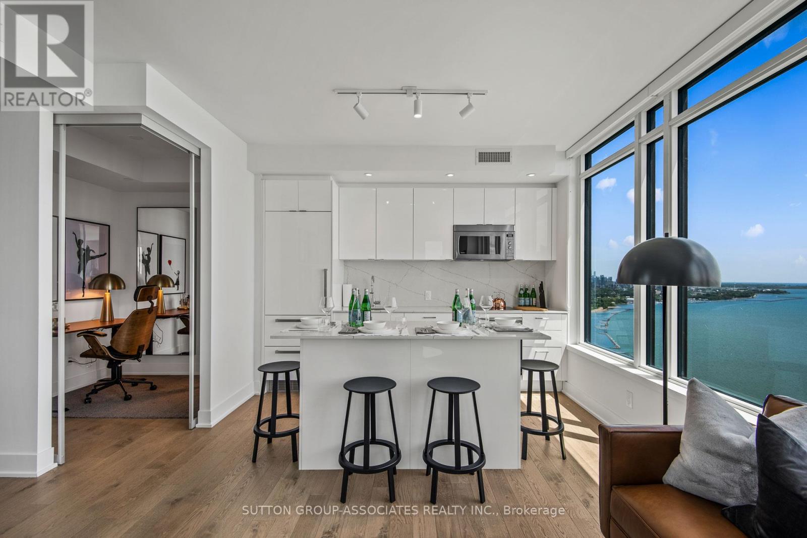 3709 E - 1926 Lake Shore Boulevard W, Toronto, Ontario  M6S 1A1 - Photo 4 - W12690040