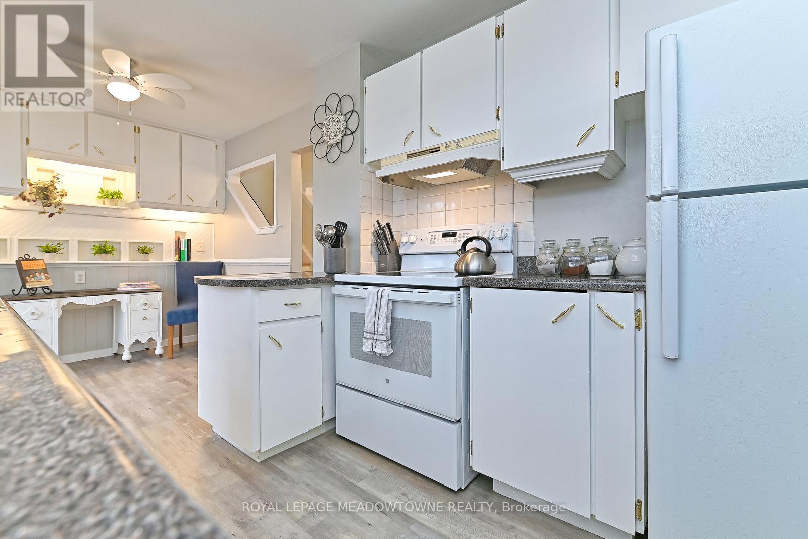 14 Moore Park Crescent, Halton Hills, Ontario  L7G 2T1 - Photo 14 - W12690042