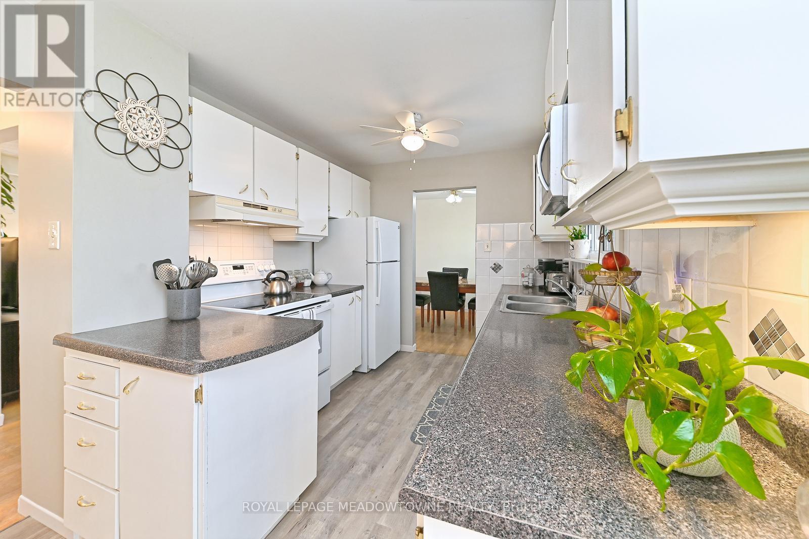 14 Moore Park Crescent, Halton Hills, Ontario  L7G 2T1 - Photo 15 - W12690042