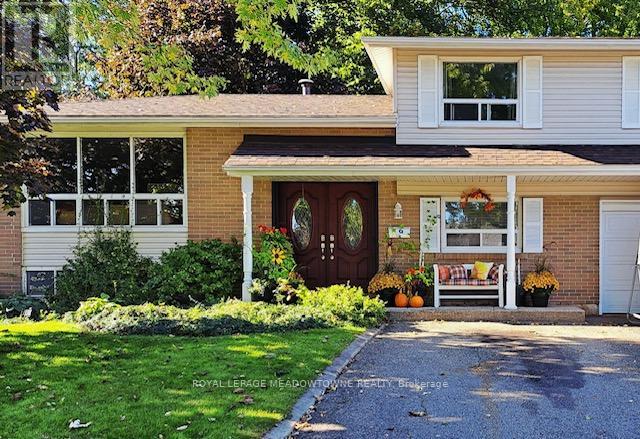 14 Moore Park Crescent, Halton Hills, Ontario  L7G 2T1 - Photo 2 - W12690042